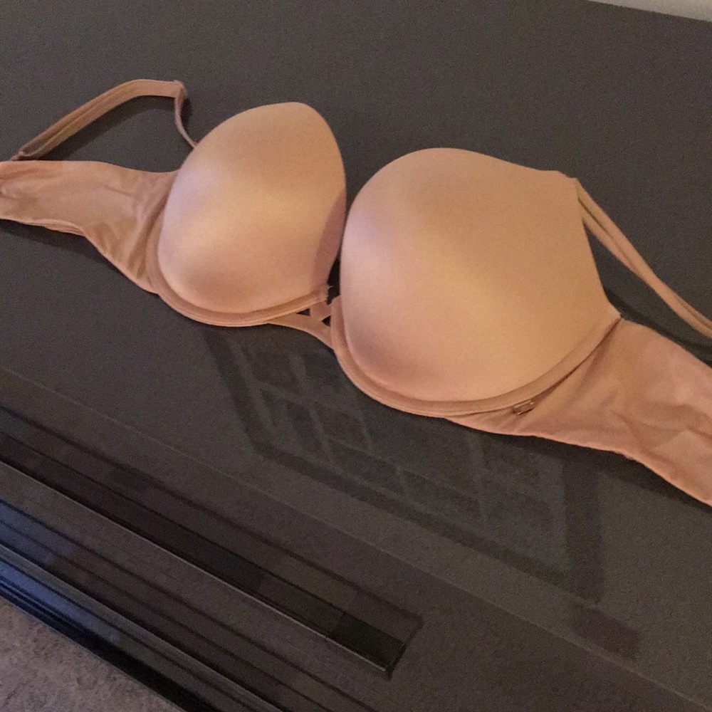 Victoria secret bra. 36D.